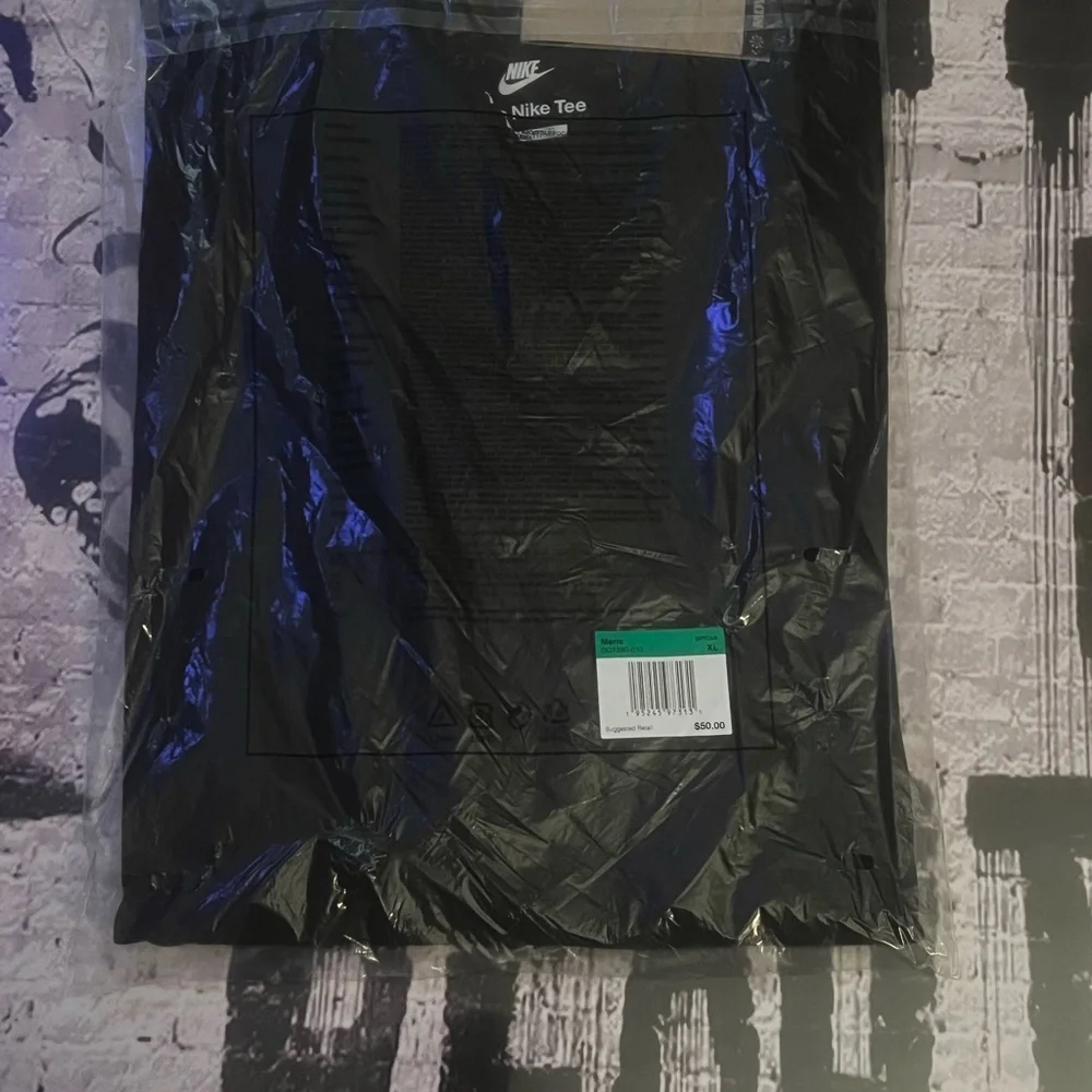Nike Sportswear Premium Essentials Long-Sleeve T-Shirt Men’s XL Black - Picture 6 of 6
